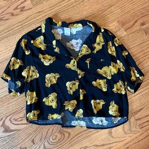 Cute Large crop top with pocket.